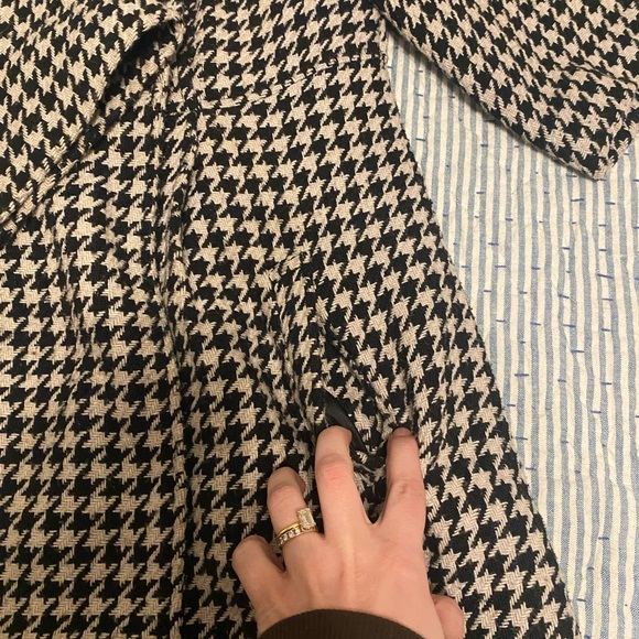 Women’s Houndstooth Coat - Picture 5 of 7